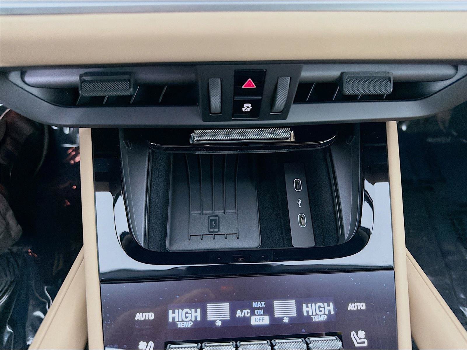 New 2026 Porsche Cayenne Coupe AWD/4WD image 18
