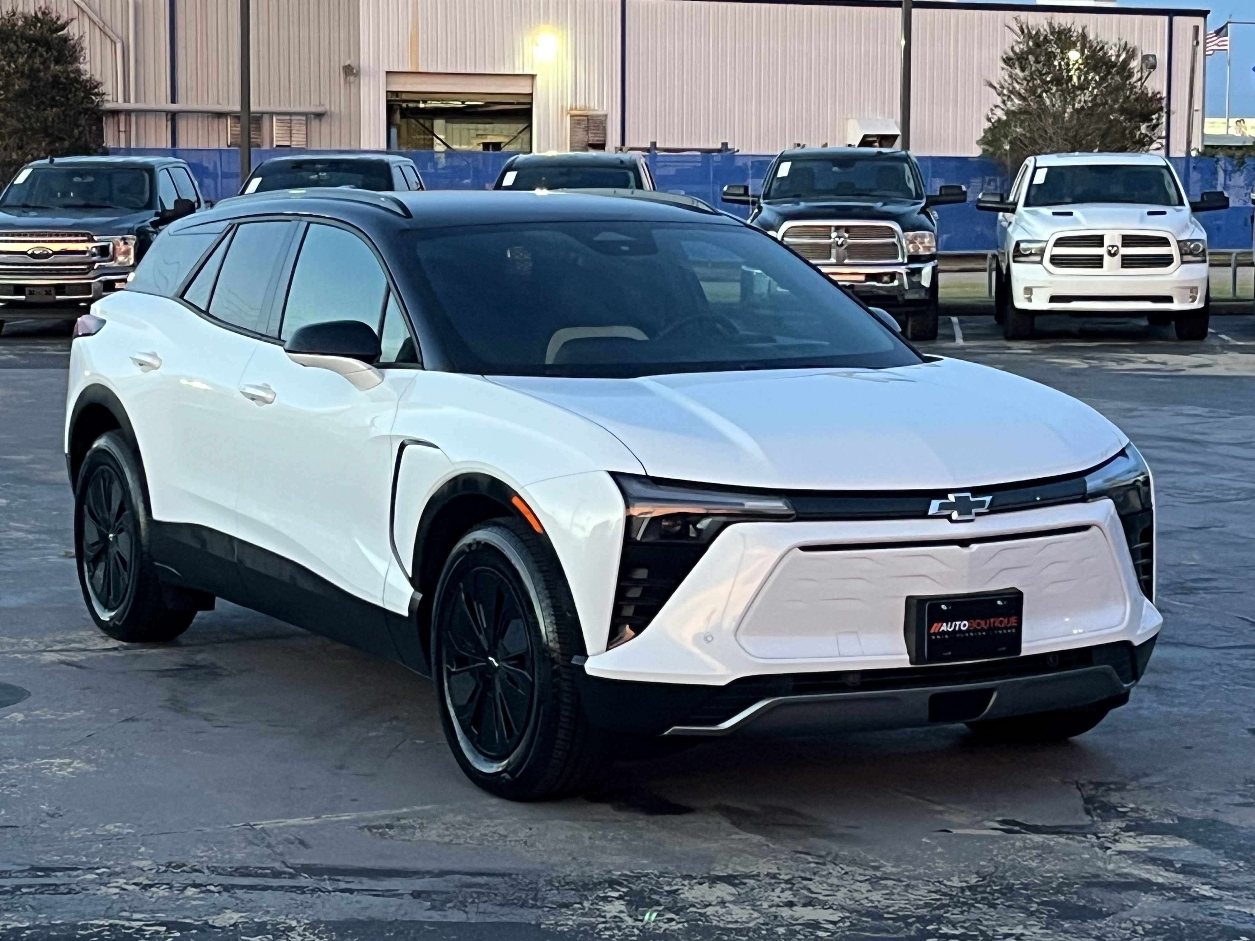 Used 2026 Chevrolet Blazer EV LT w/ Super Cruise Package FWD image 5