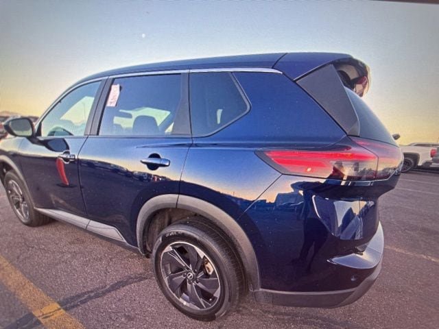 Certified 2025 Nissan Rogue SV FWD image 9