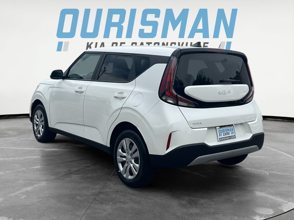 Certified 2025 Kia Soul LX FWD image 4