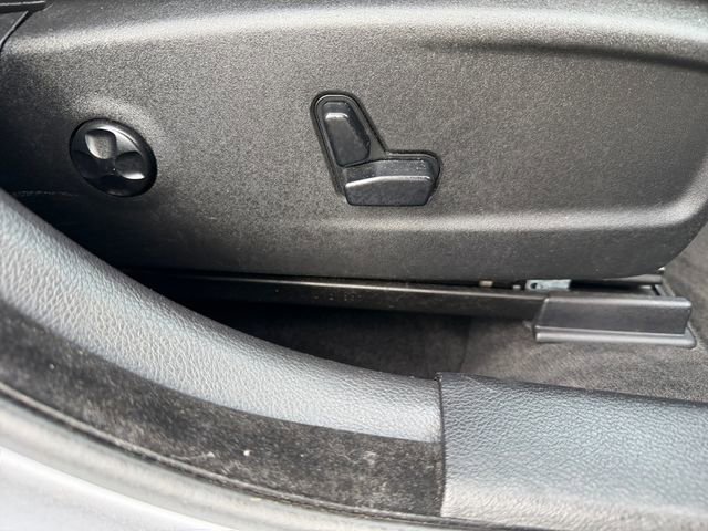 Used 2016 Chrysler 300 C image 35