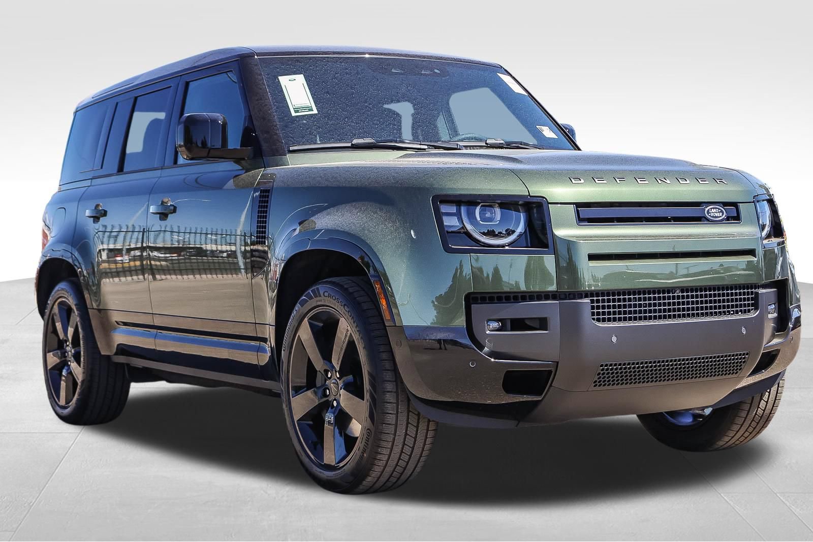 New 2026 Land Rover Defender 110 X-Dynamic SE AWD/4WD image 3