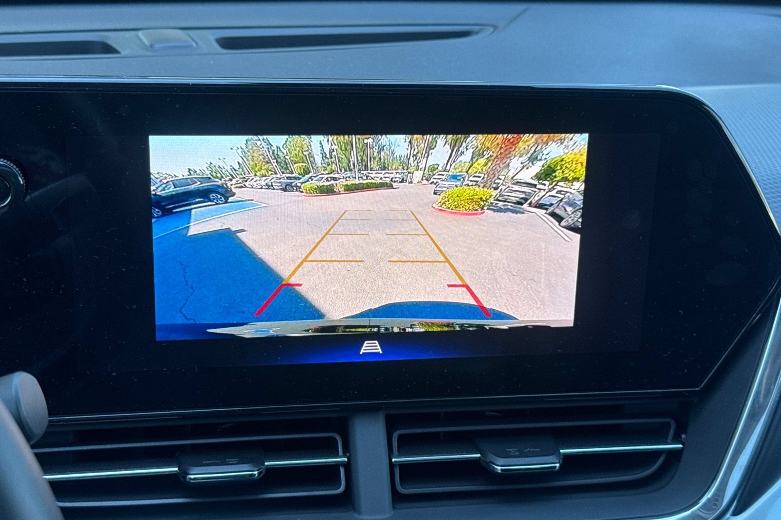 Used 2026 Chevrolet Trax LT w/ Sunroof Package FWD image 26