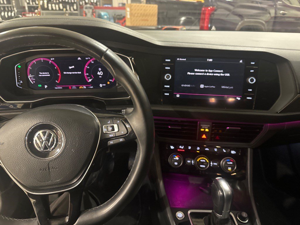 Used 2019 Volkswagen Jetta SEL Premium FWD image 2
