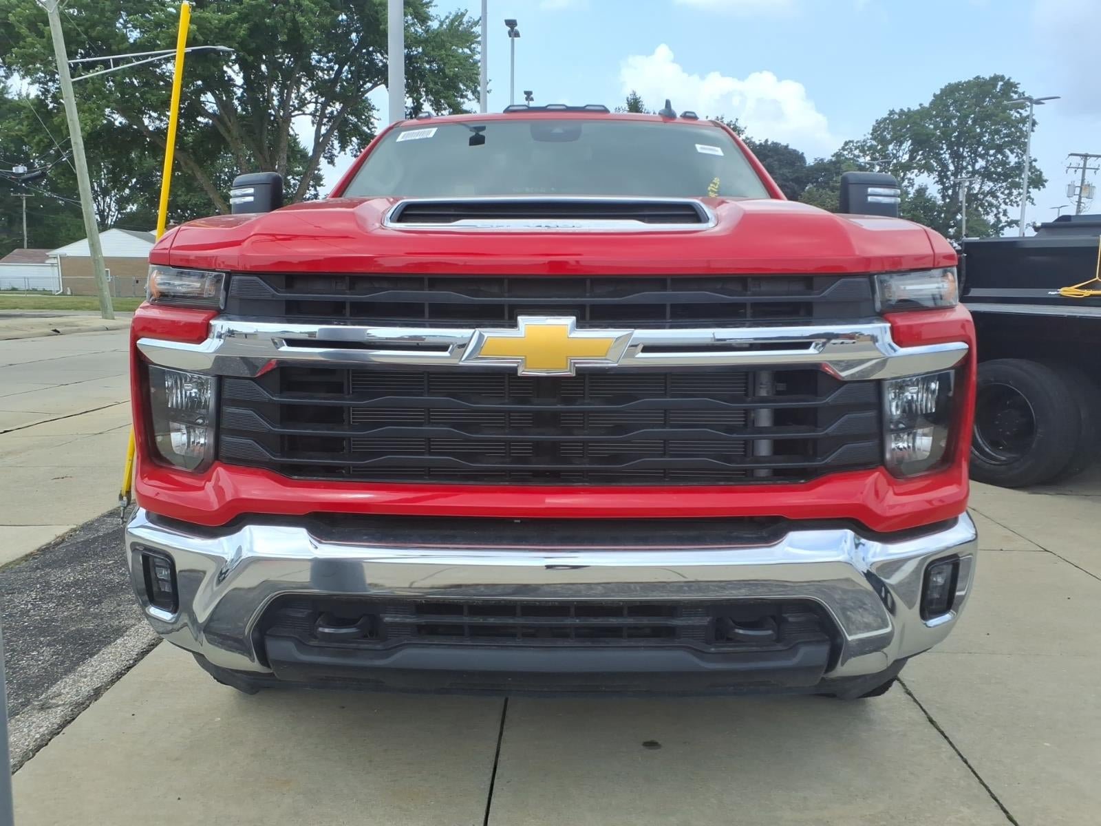 New 2026 Chevrolet Silverado 3500 LT w/ Convenience Package AWD/4WD image 2