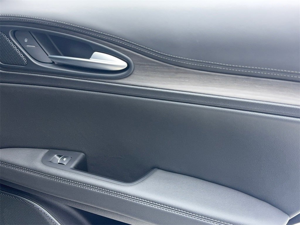 Used 2023 Alfa Romeo Stelvio Ti image 51