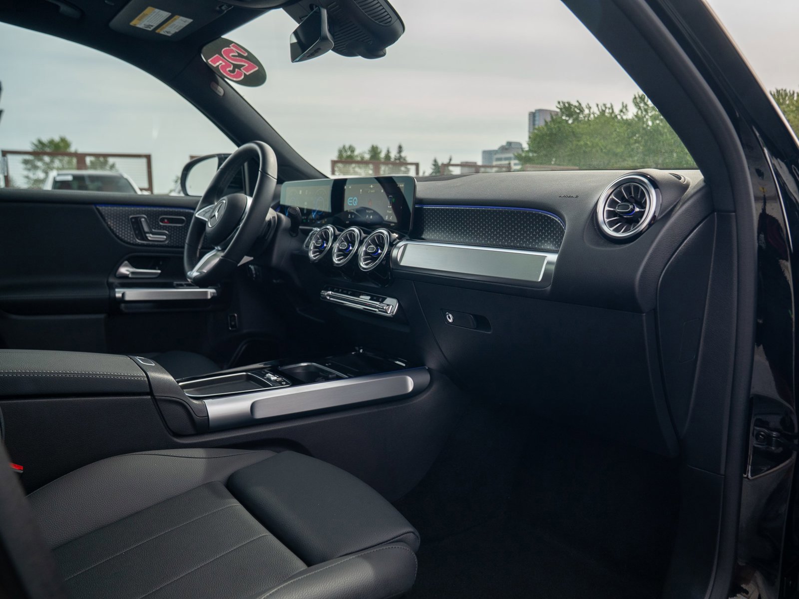 Certified 2025 Mercedes-Benz EQB 350 4MATIC SUV image 27