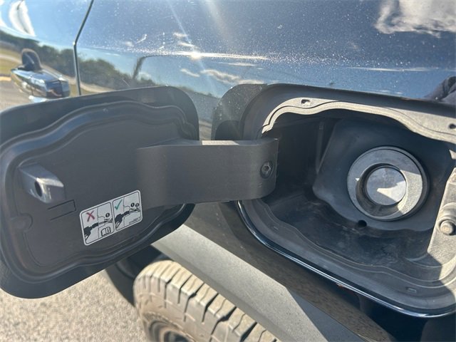 Used 2021 GMC Acadia AT4 w/ Technology Package image 17