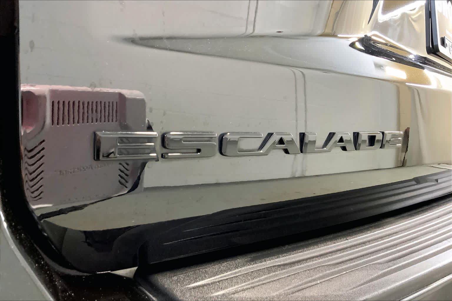 Used 2022 Cadillac Escalade Sport w/ Touring Package AWD/4WD image 29