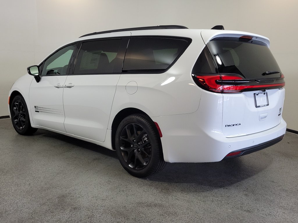 New 2027 Chrysler Pacifica Select FWD image 6