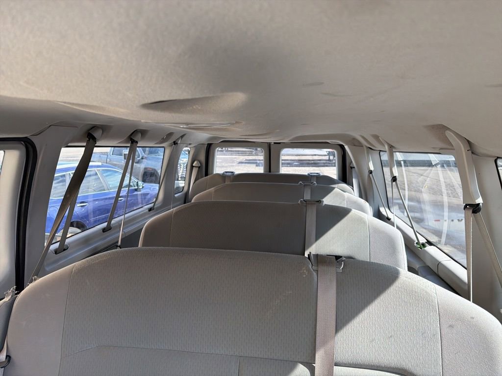 Used 2010 Ford E-350 and Econoline 350 XLT image 8