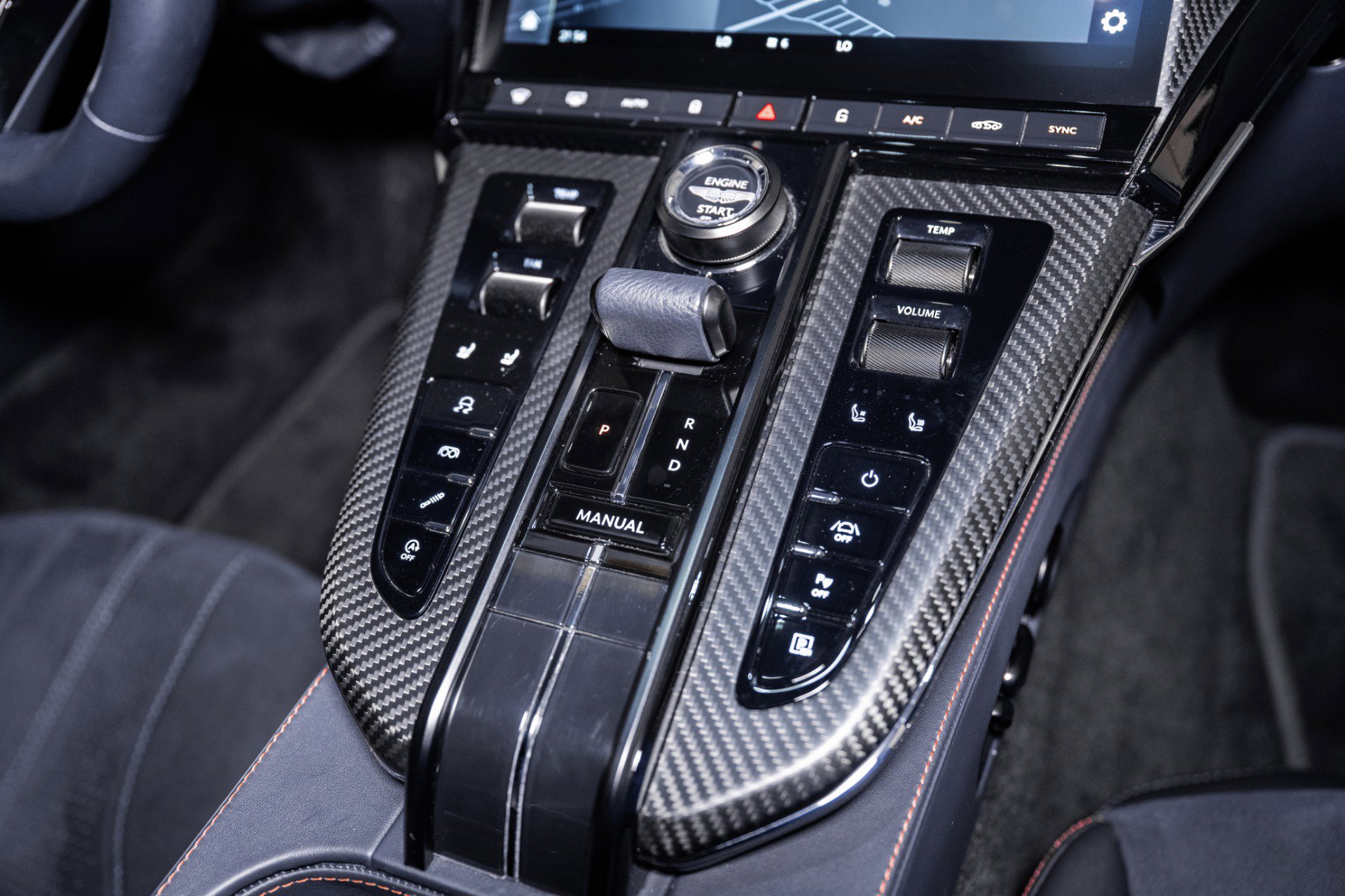 Used 2025 Aston Martin V8 Vantage Coupe image 29