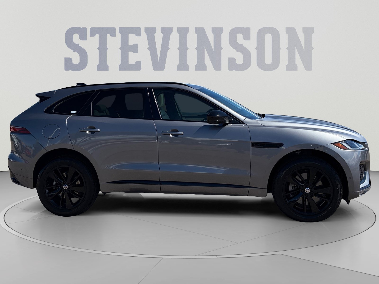 Used 2026 Jaguar F-PACE R-Dynamic S AWD/4WD image 6