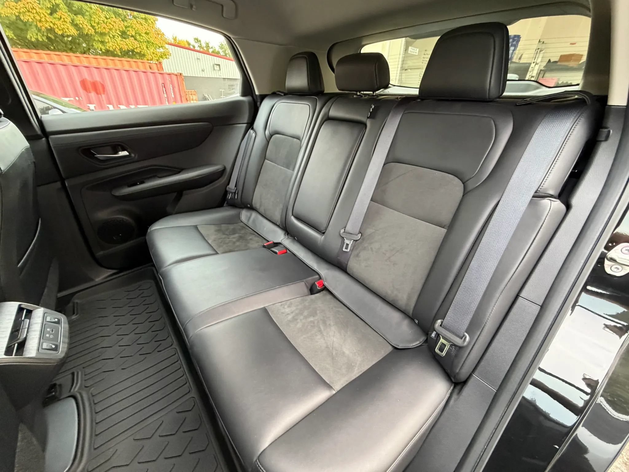 Used 2023 Nissan Ariya FWD image 16
