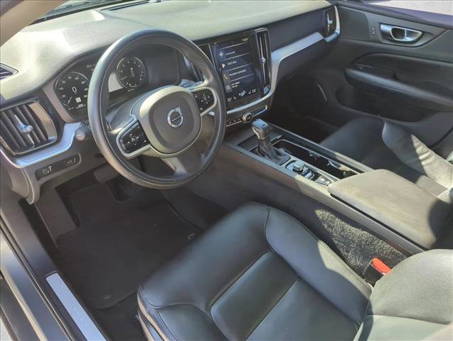 Used 2020 Volvo S60 T6 Momentum image 9