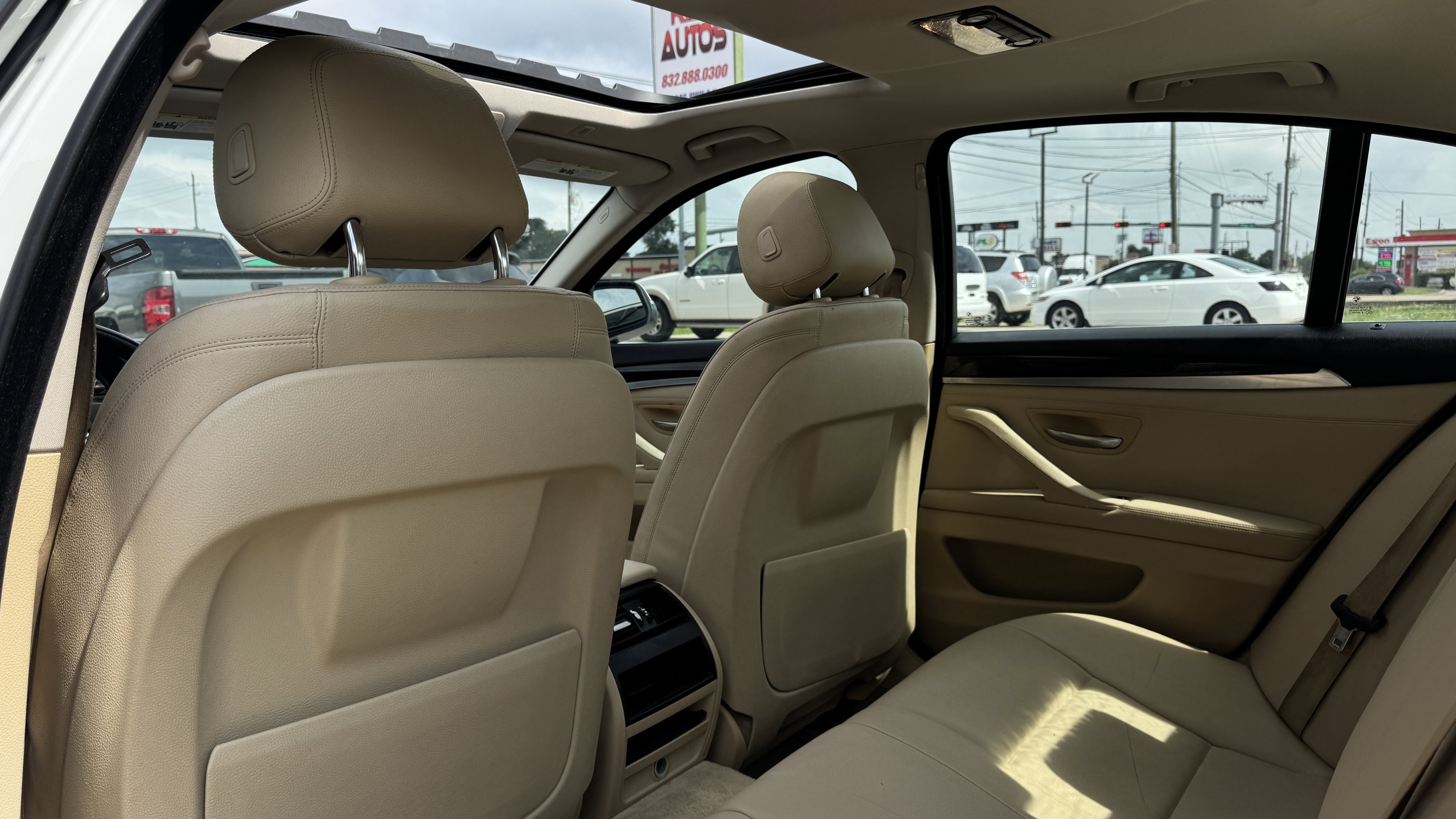 Used 2014 BMW 528i Sedan RWD image 12