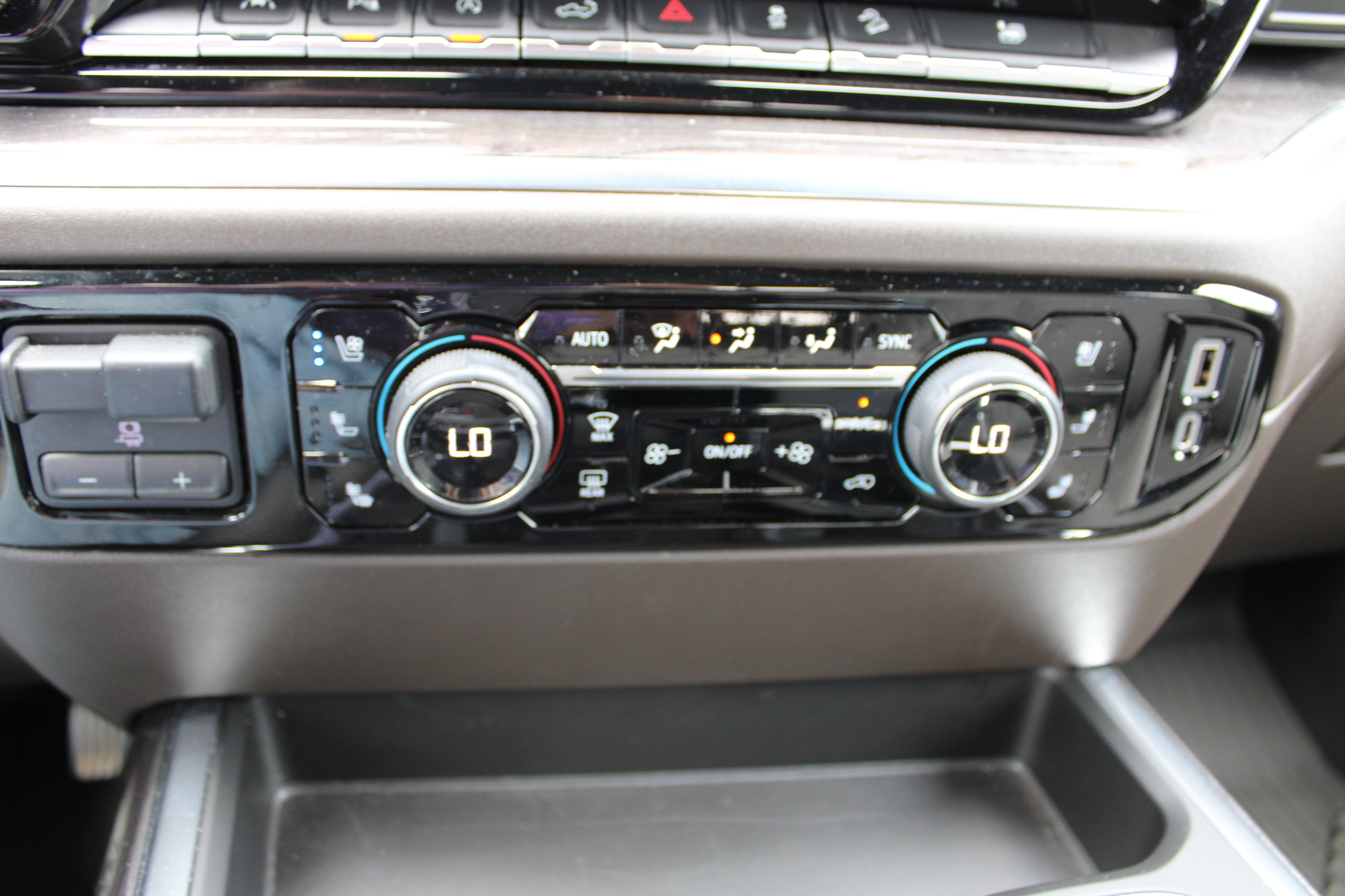Used 2022 Chevrolet Silverado 1500 LTZ AWD/4WD image 20
