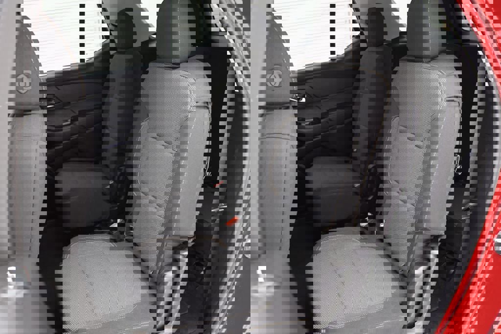 Used 2020 Chevrolet Traverse LT image 12