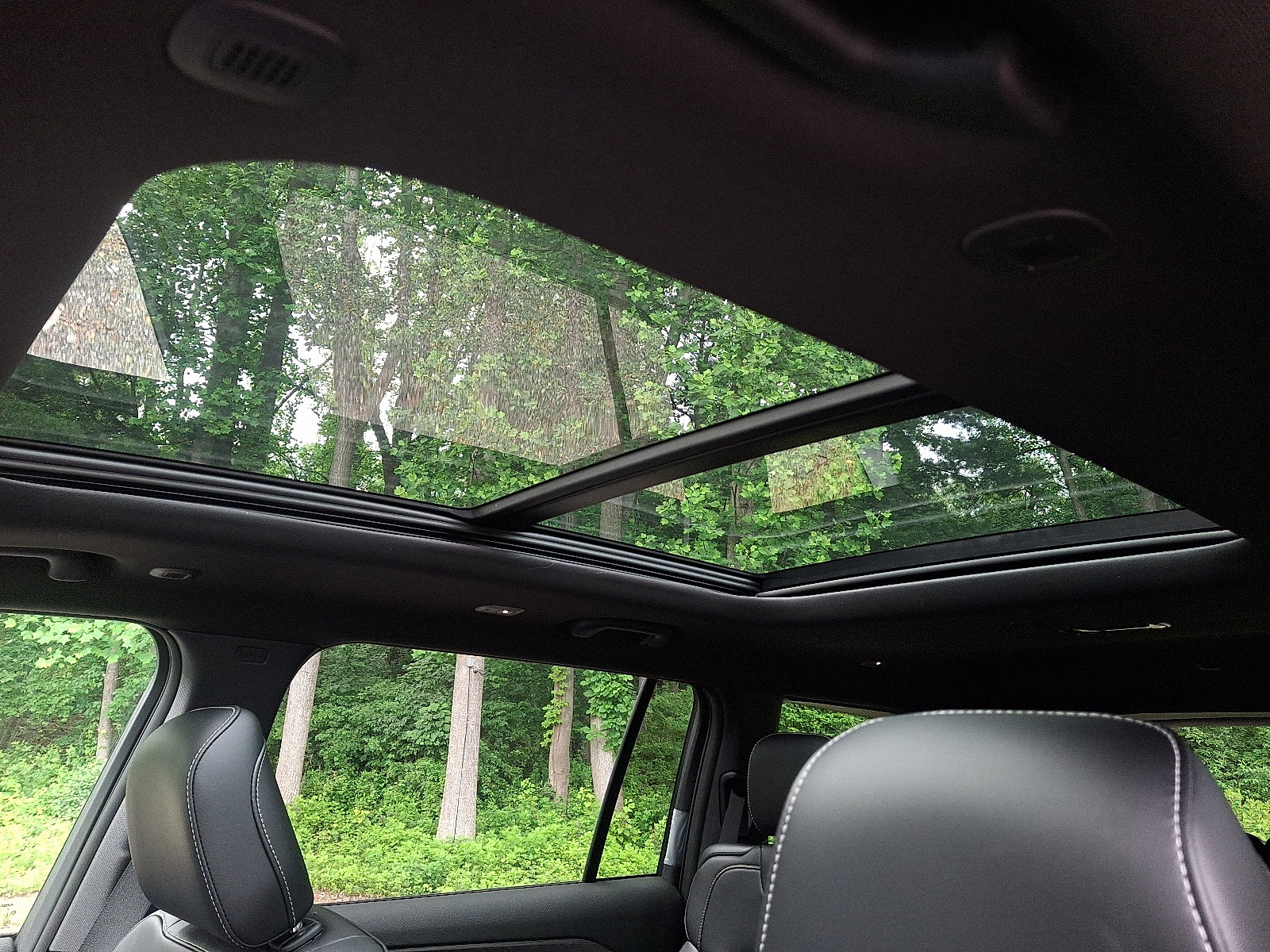 New 2025 Jeep Grand Cherokee L Limited w/ Black Appearance Package image 9