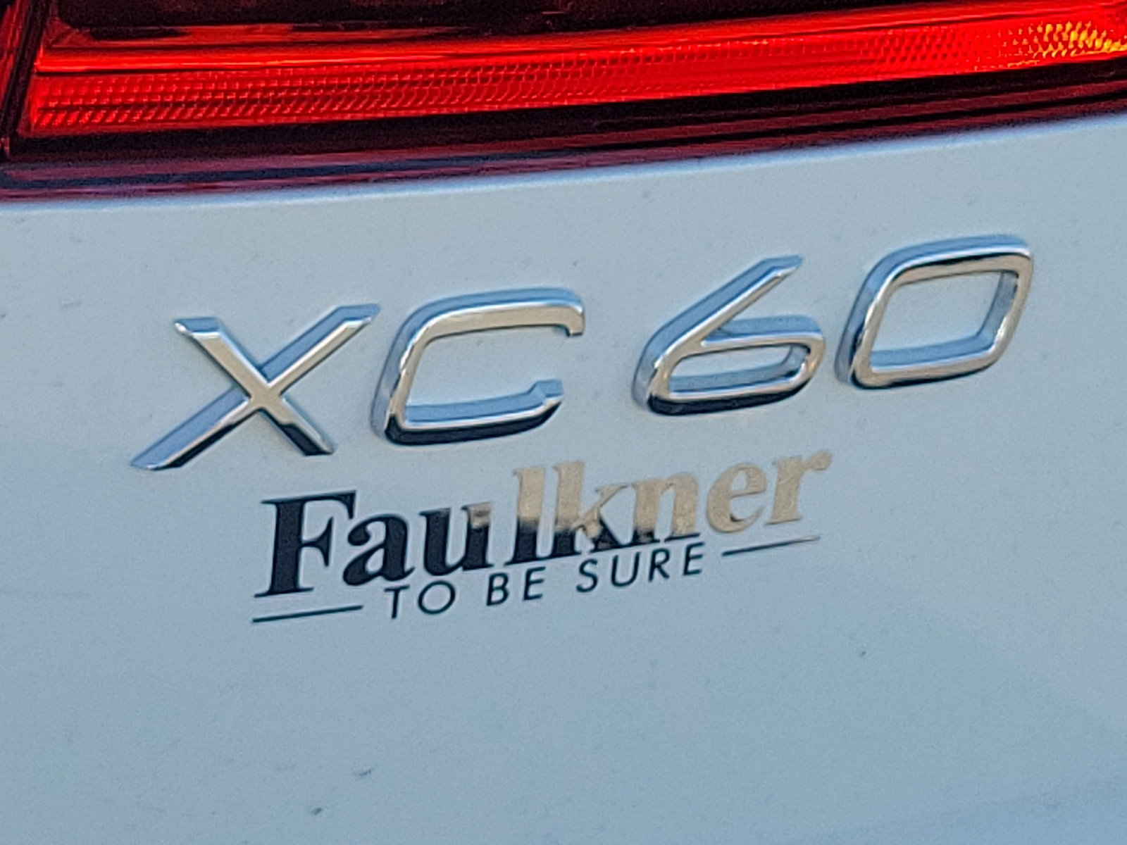 Certified 2025 Volvo XC60 T8 Plus w/ Protection Package Premier image 21
