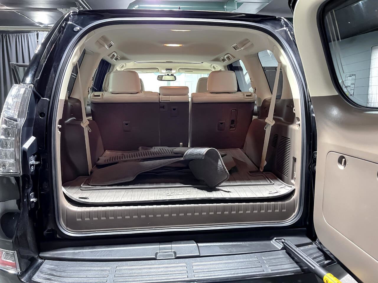 Used 2017 Lexus GX 460 image 10