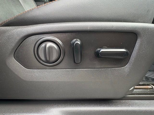 Used 2020 GMC Sierra 2500 AT4 w/ Gooseneck/5TH Wheel Package image 29