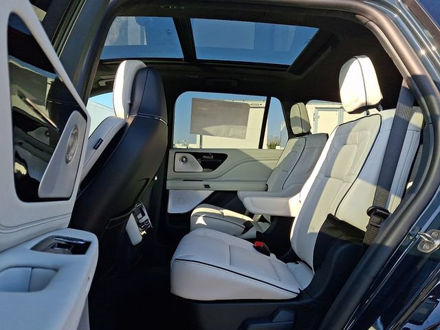 New 2026 Lincoln Aviator Black Label w/ Dynamic Handling Package AWD/4WD image 5