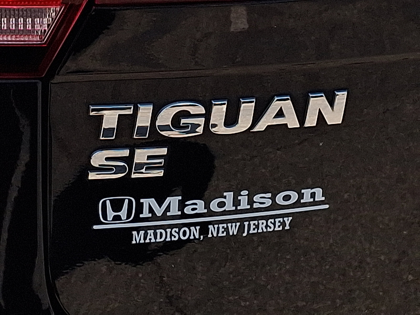 Used 2021 Volkswagen Tiguan SE FWD image 30