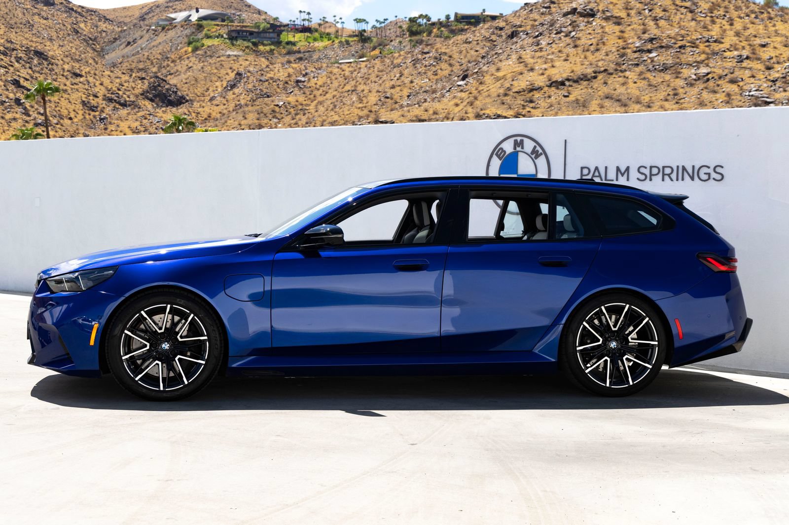 Certified 2025 BMW M5 Touring AWD/4WD image 3