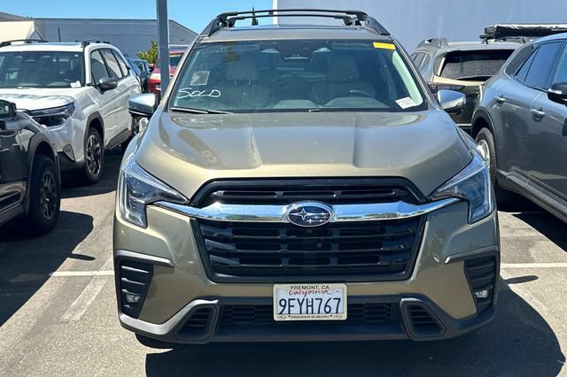 Used 2023 Subaru Ascent Limited w/ Technology Package AWD/4WD image 3