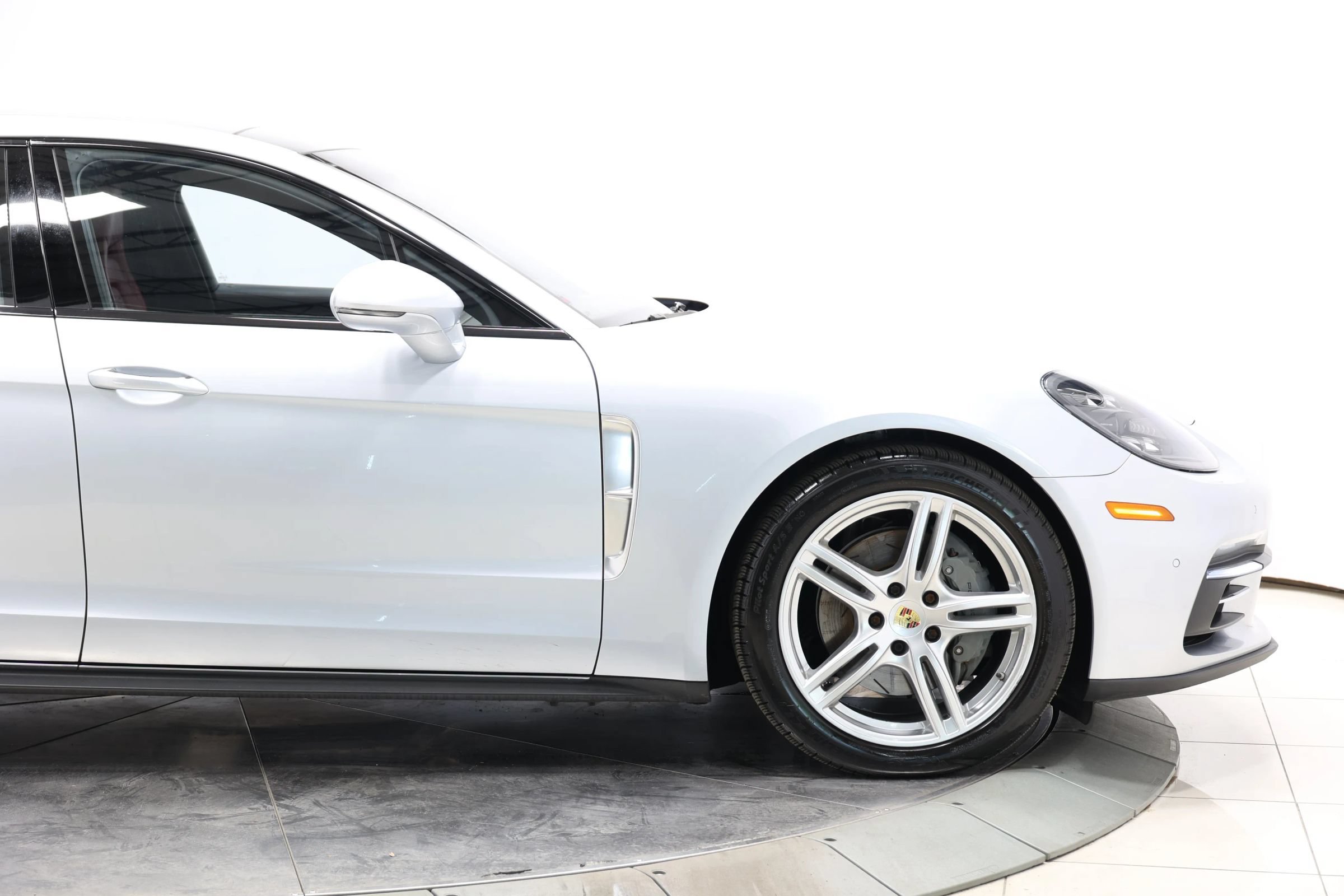 Used 2018 Porsche Panamera 4S Executive w/ Carbon Fiber Interior Package AWD/4WD image 76