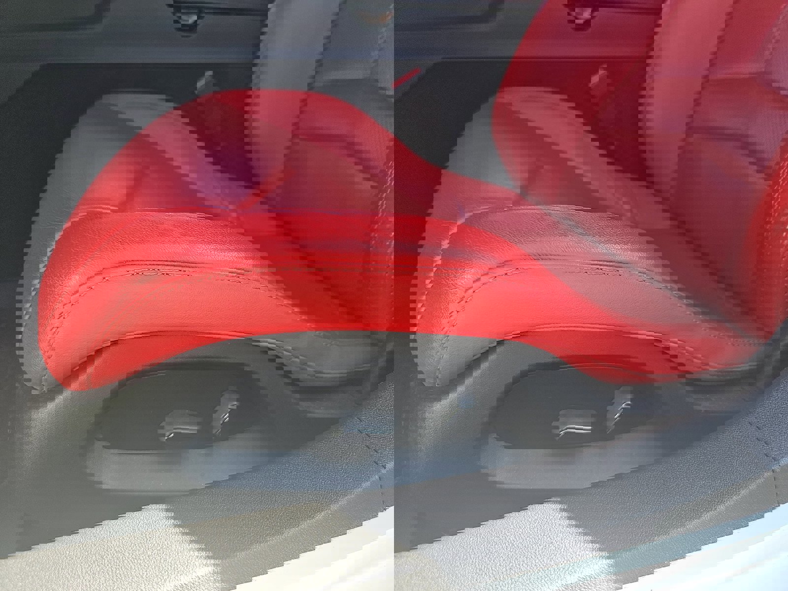 Used 2023 Chevrolet Corvette Stingray Coupe w/ Z51 Performance Package image 13