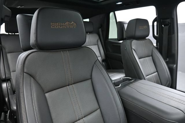 Used 2025 Chevrolet Tahoe High Country AWD/4WD image 31
