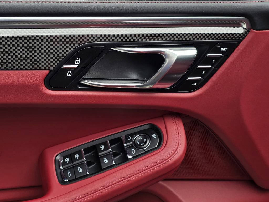 Certified 2025 Porsche Macan GTS image 19
