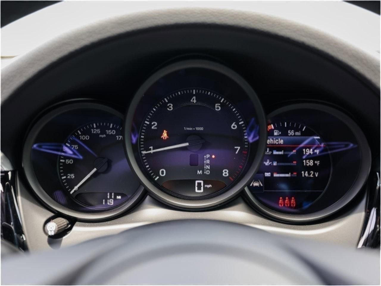 Certified 2025 Porsche Macan AWD/4WD image 15