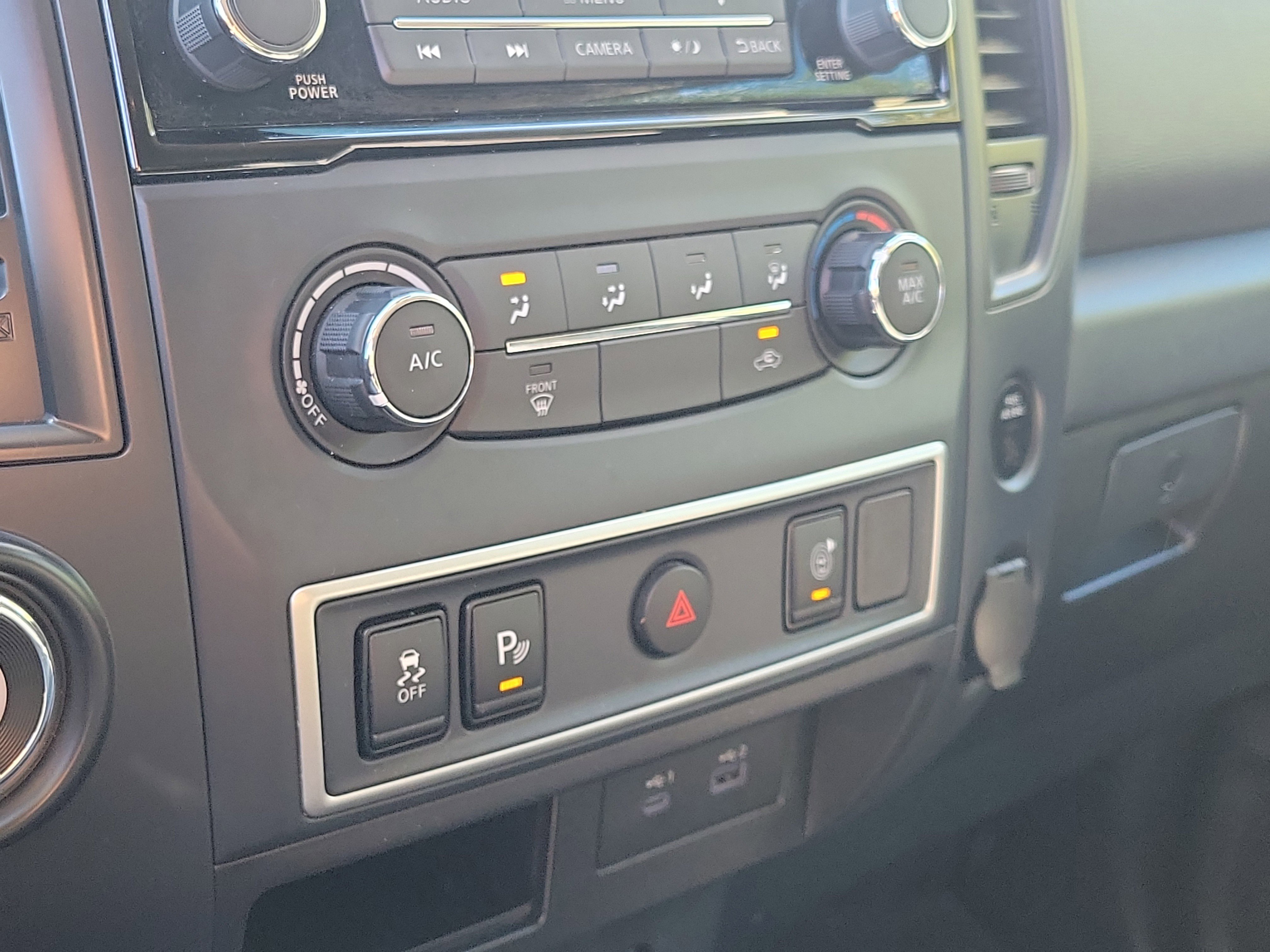 Used 2022 Nissan Titan S image 33