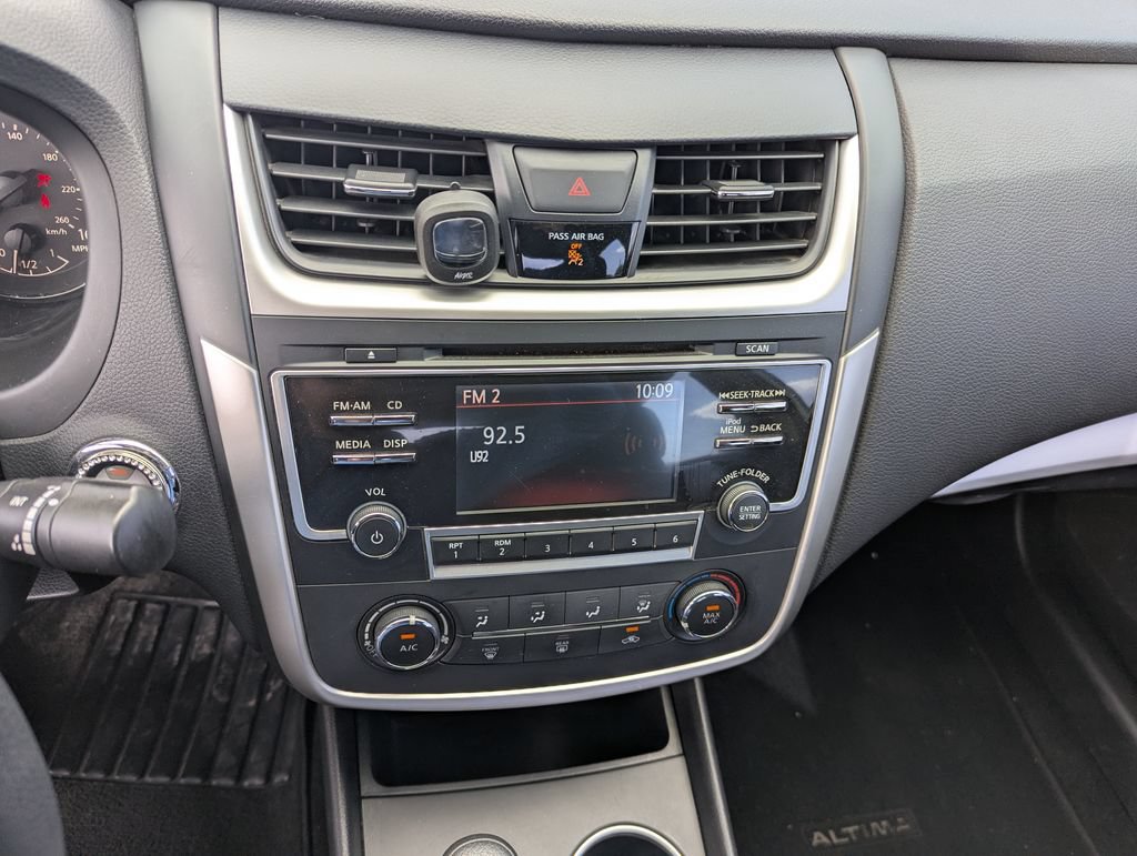 Used 2017 Nissan Altima 2.5 S w/ Power Driver Seat Package FWD image 15
