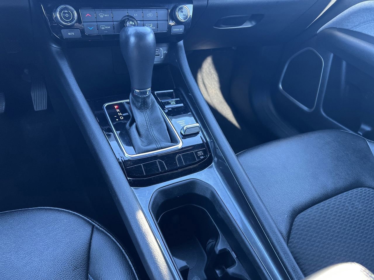 Used 2024 Jeep Compass Latitude image 9