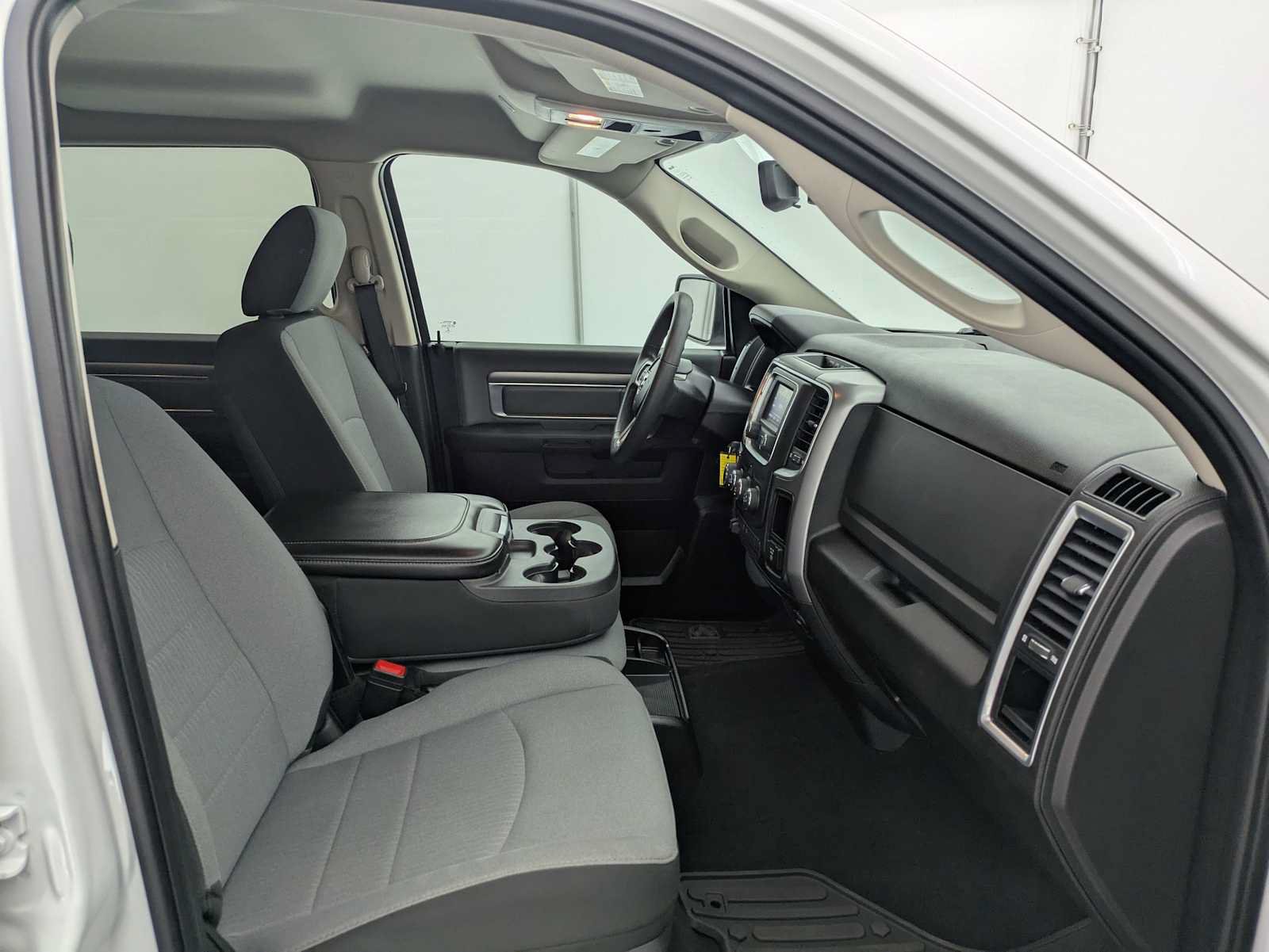 Used 2022 RAM 1500 Classic SLT w/ Protection Group AWD/4WD image 24