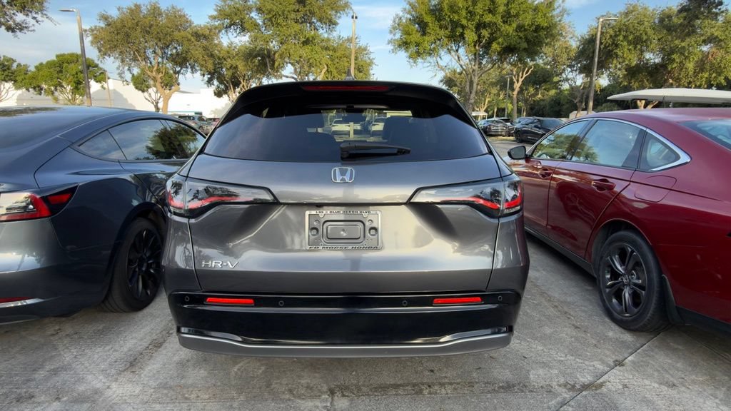 Used 2024 Honda HR-V EX-L image 8