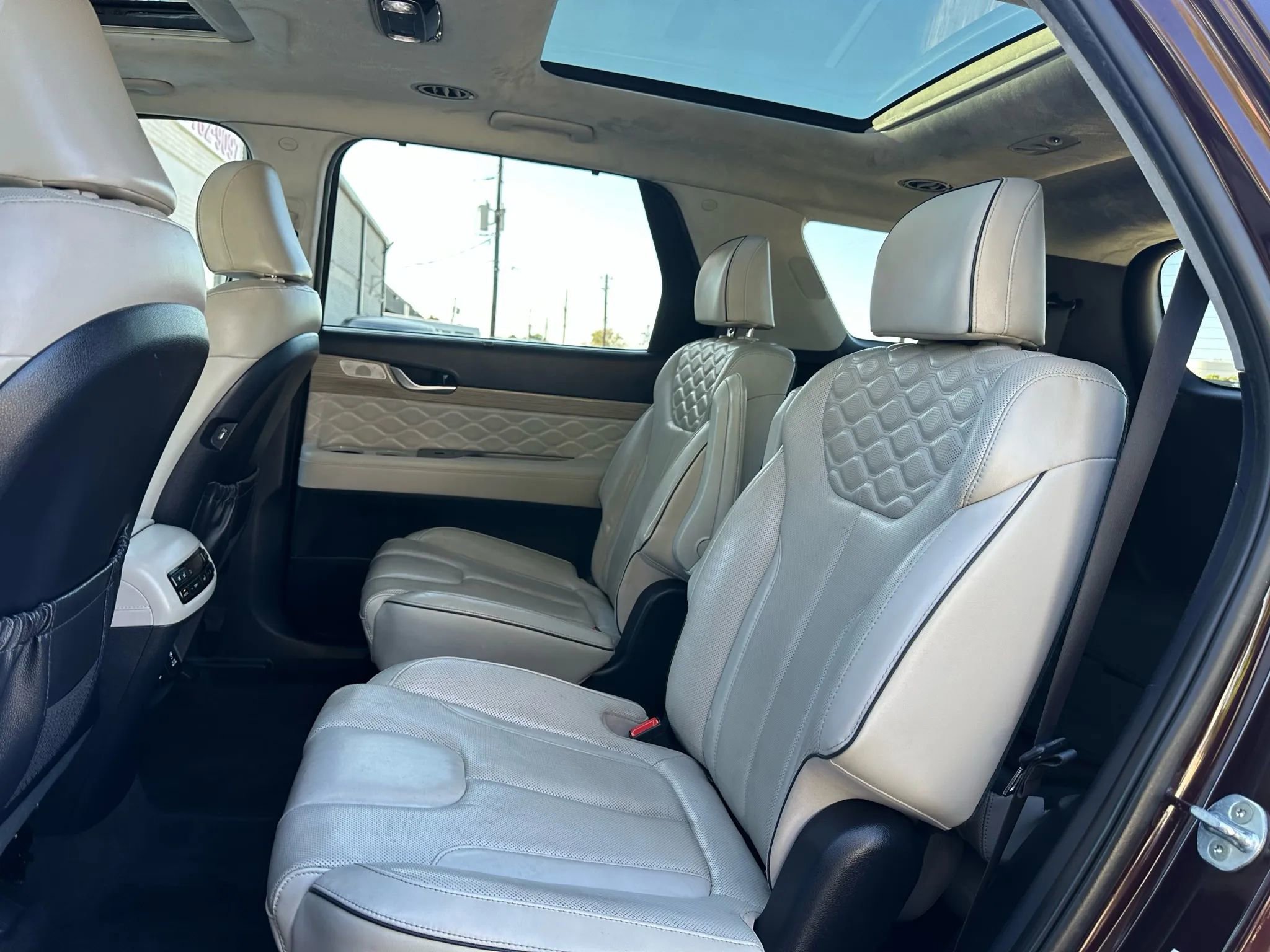 Used 2021 Hyundai Palisade Calligraphy image 18