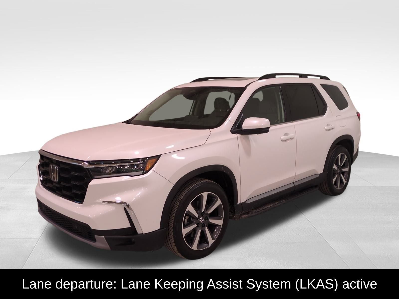 Used 2025 Honda Pilot Elite image 11