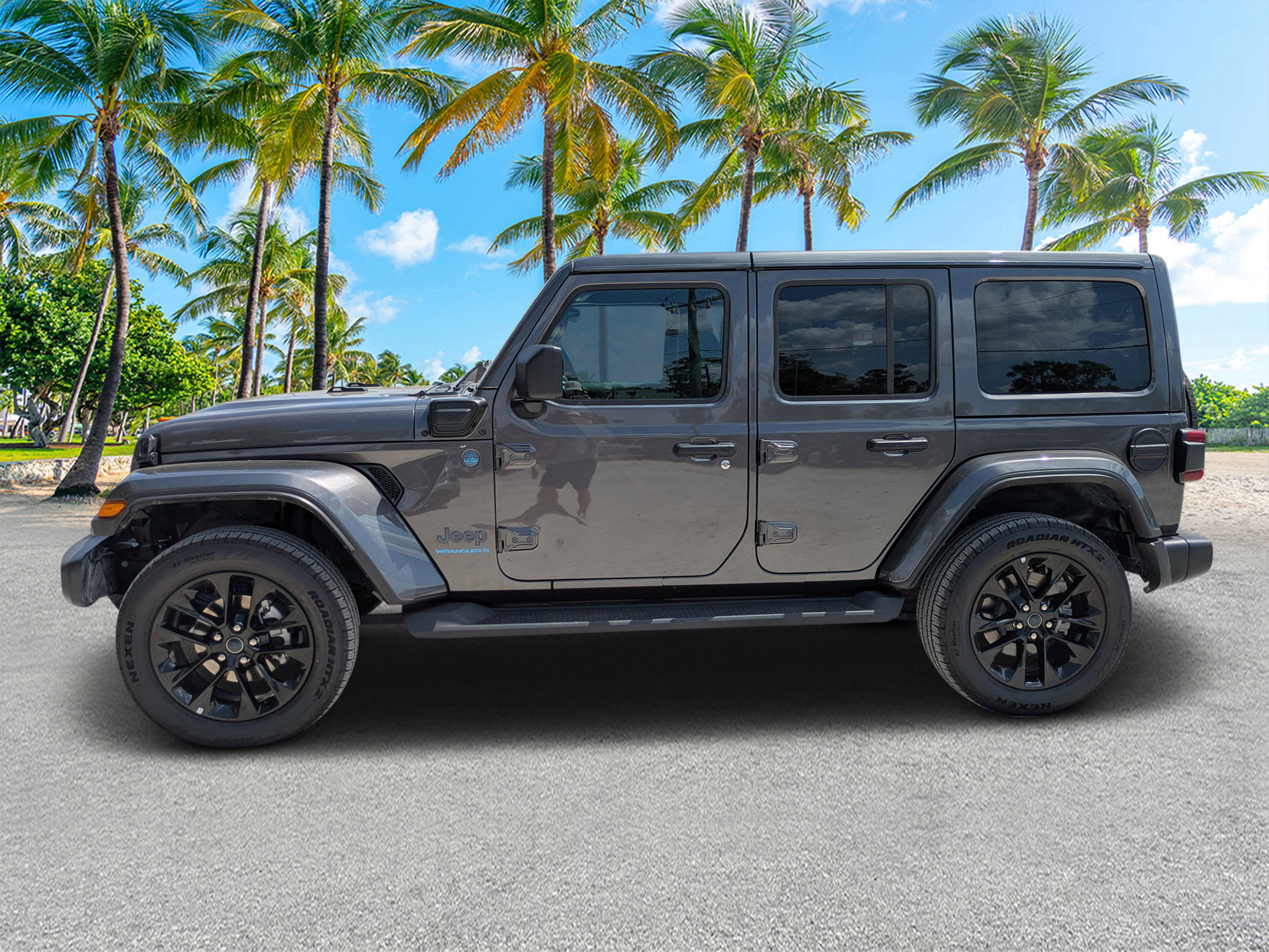 Certified 2025 Jeep Wrangler Unlimited Sahara AWD/4WD image 6