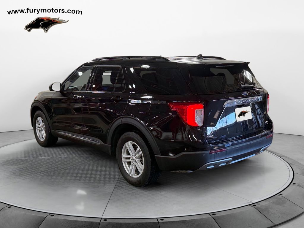 Used 2023 Ford Explorer XLT w/ Equipment Group 202A image 5