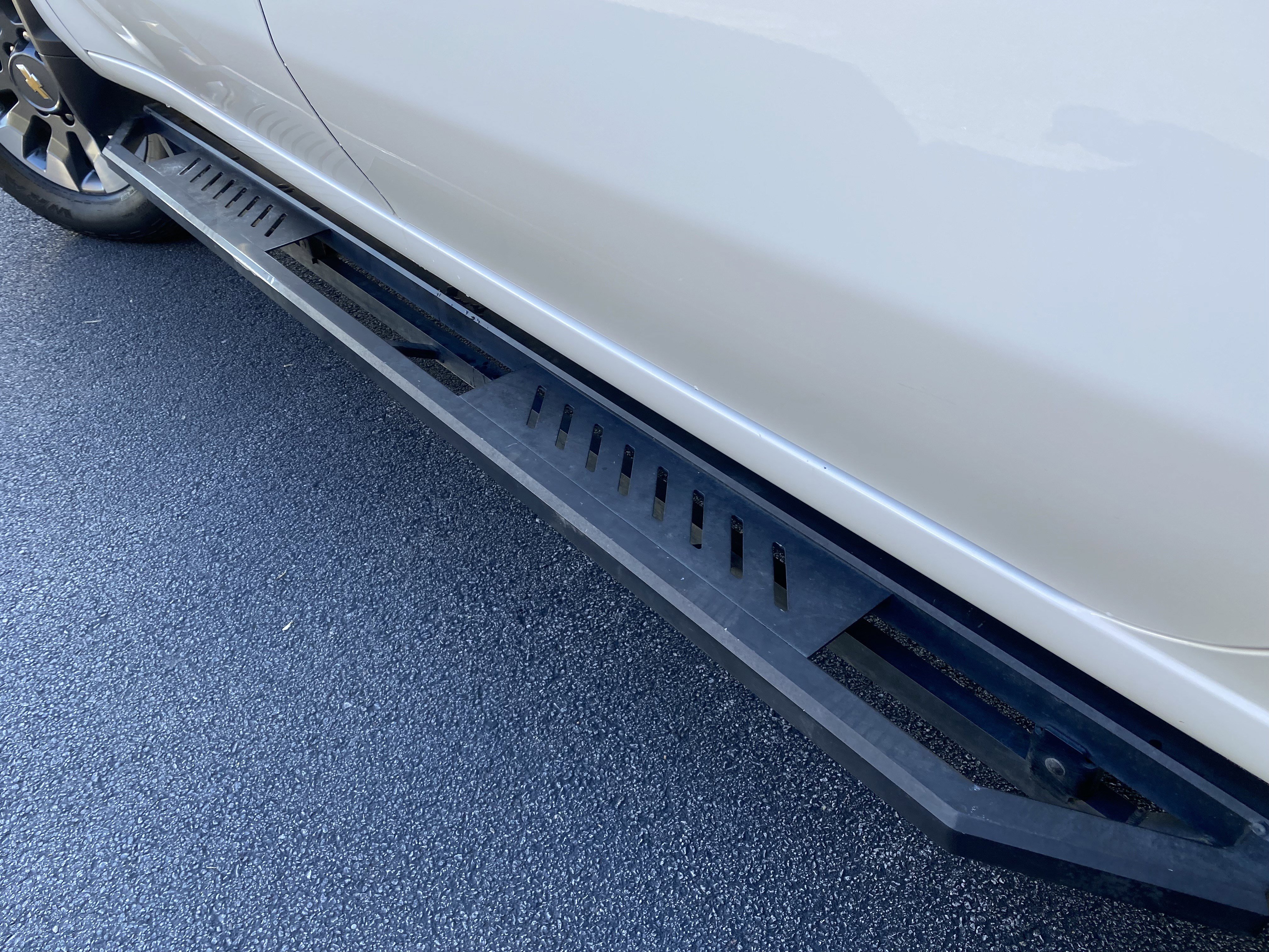 Used 2024 Chevrolet Silverado 2500 Custom w/ Custom Value Package image 38