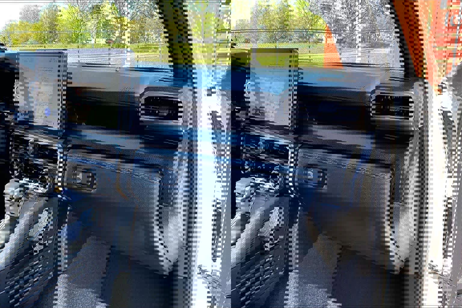 Used 2025 Toyota 4Runner Limited image 19