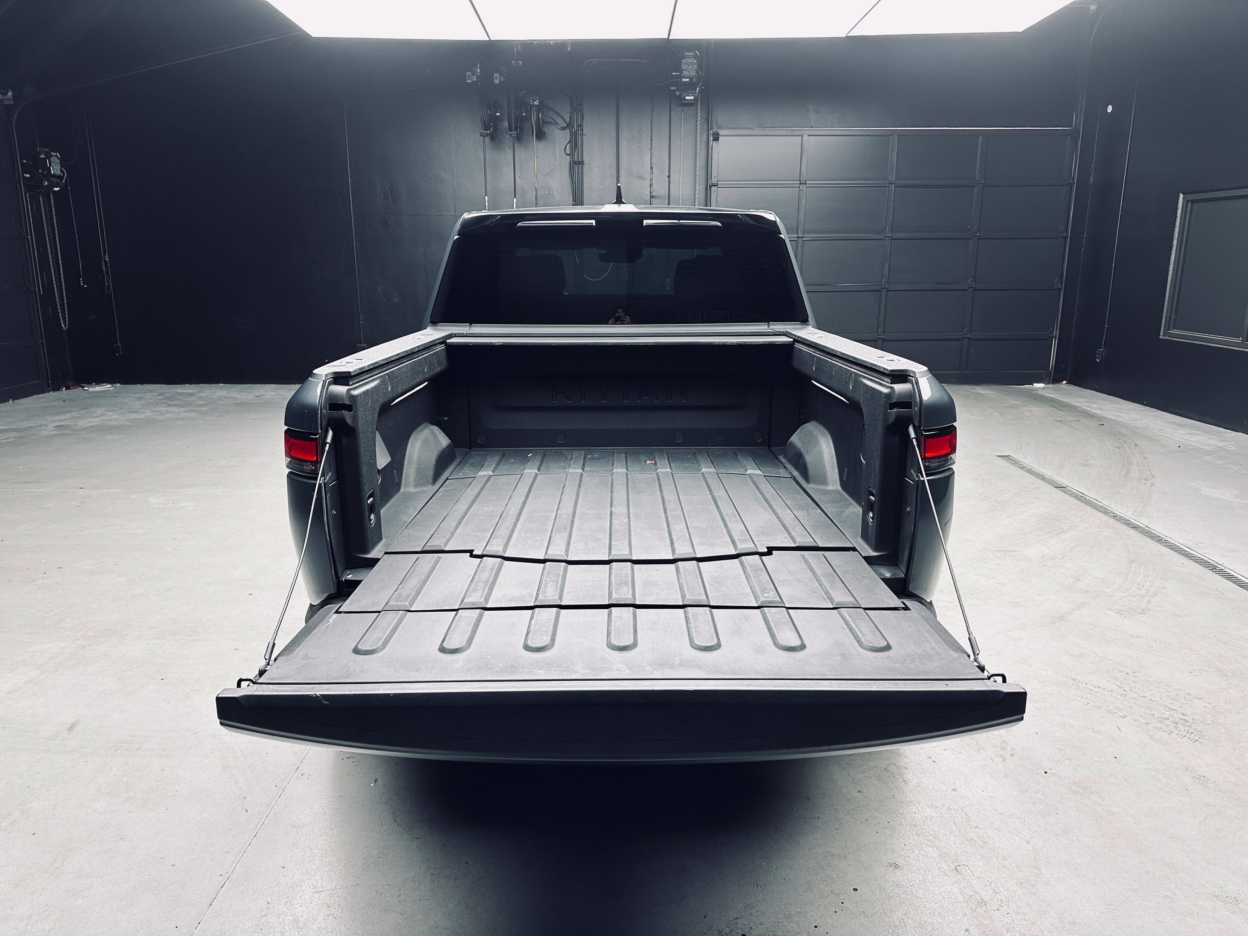 Used 2024 Rivian R1T Adventure Dual AWD/4WD image 37