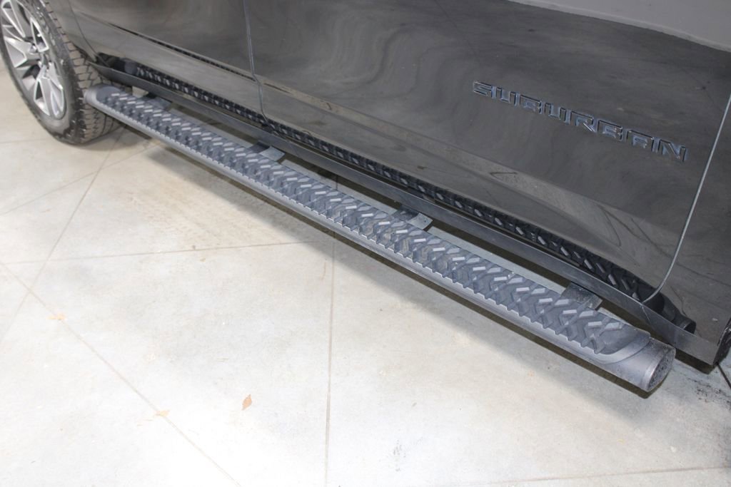 Used 2023 Chevrolet Suburban Z71 w/ Luxury Package image 14