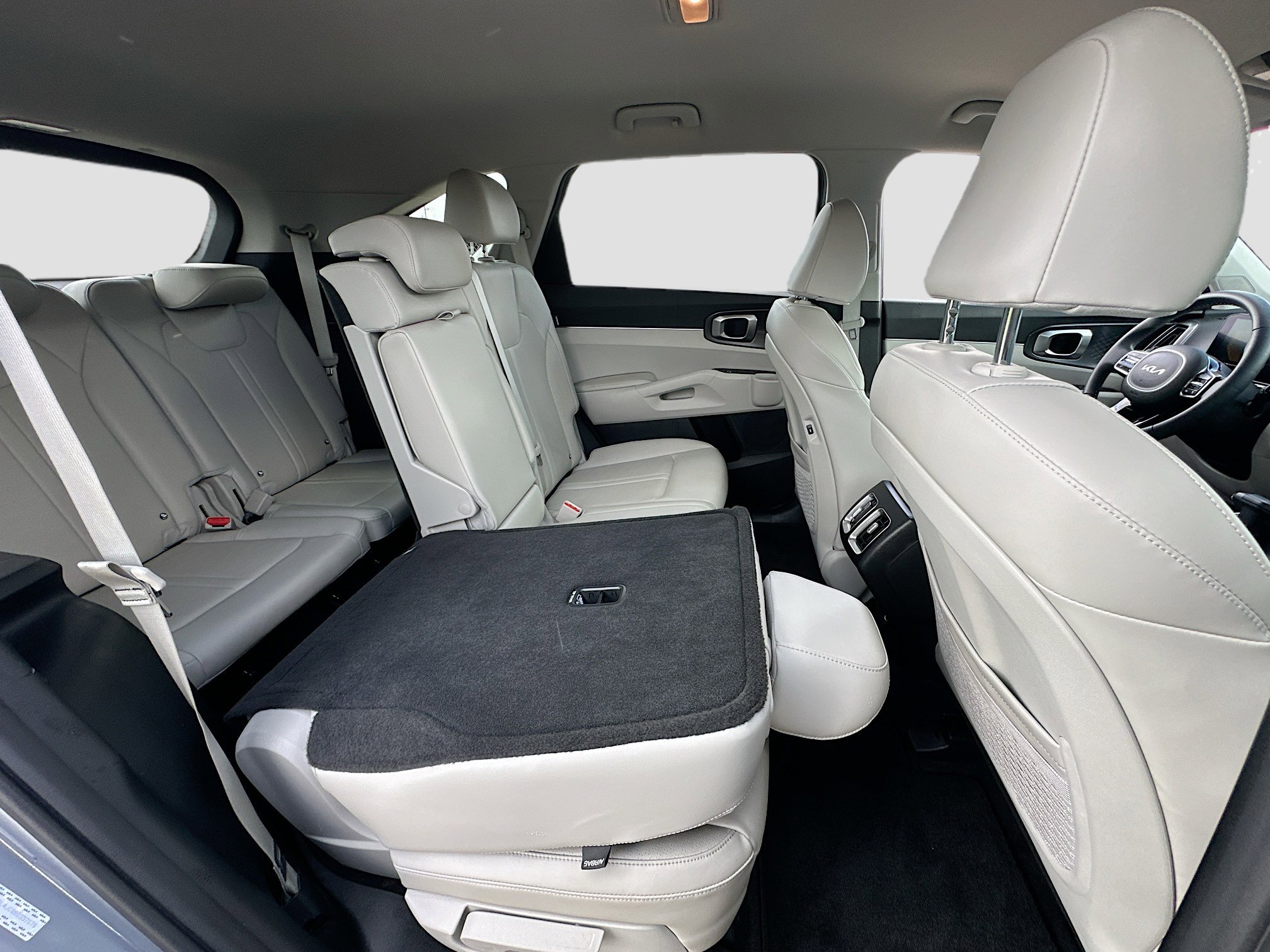 Used 2025 Kia Sorento S image 26