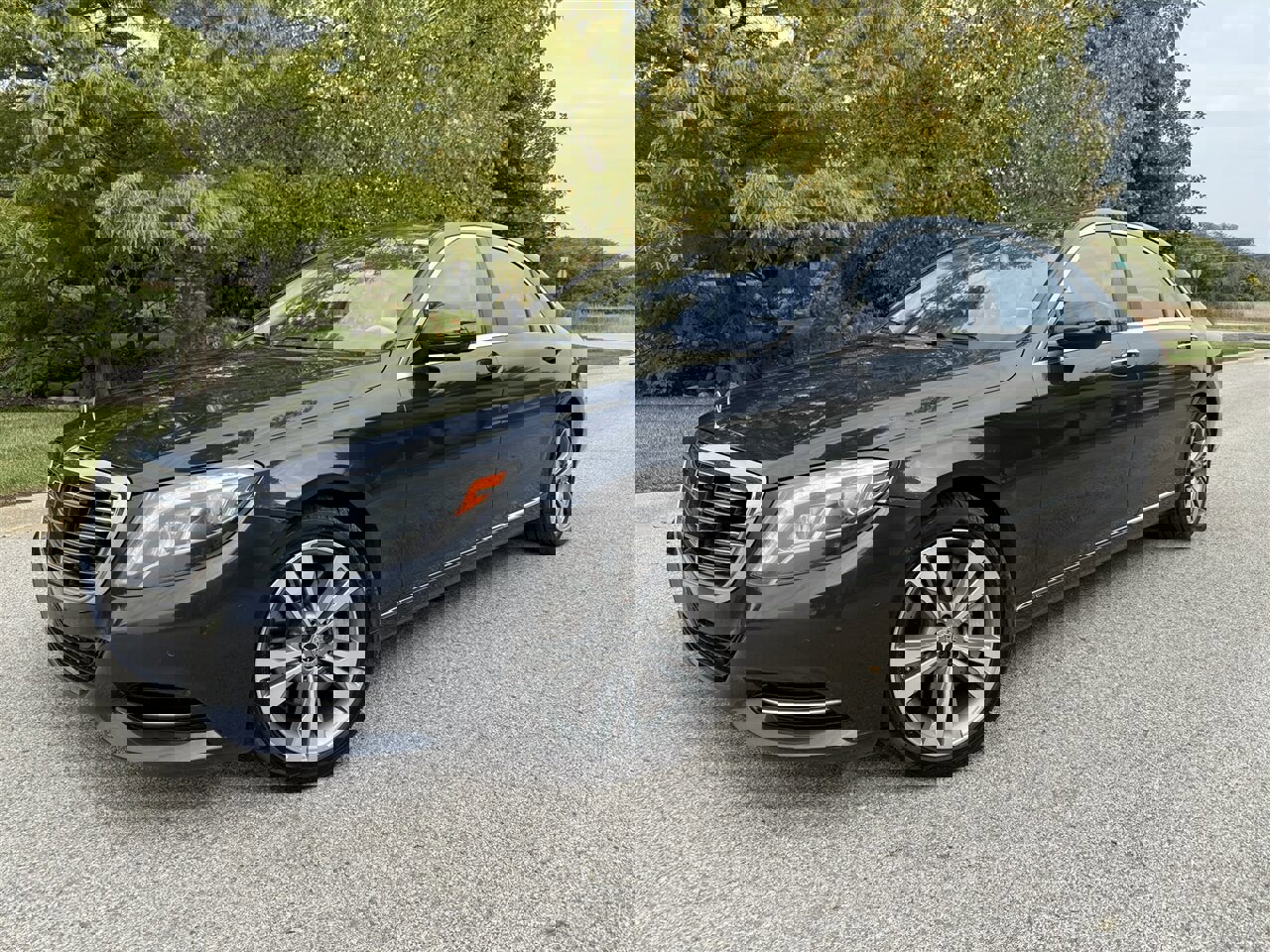 Used 2015 Mercedes-Benz S 550 4MATIC Sedan w/ Premium 1 Package image 1